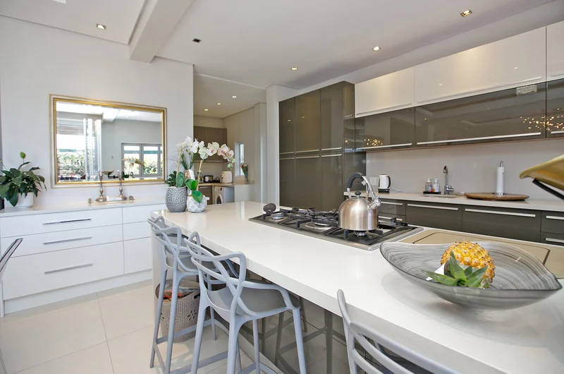60 Ocean View Dr, Sea Point, Cape Town, 8060, South Africa, Cape Town, Western Cape, South Africa. - Photo 17