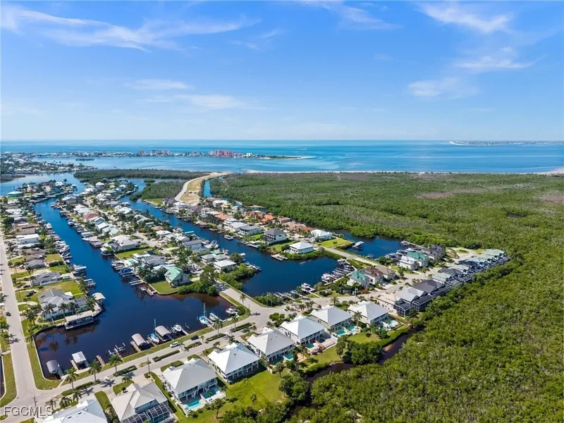 12170 Siesta Drive, Fort Myers Beach, FL 33931, Fort Myers Beach, Florida, United States. - Photo 9