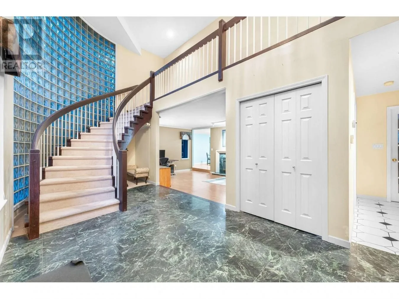 2976 CHRISTINA PLACE, Coquitlam, British Columbia, Canada. - Photo 3