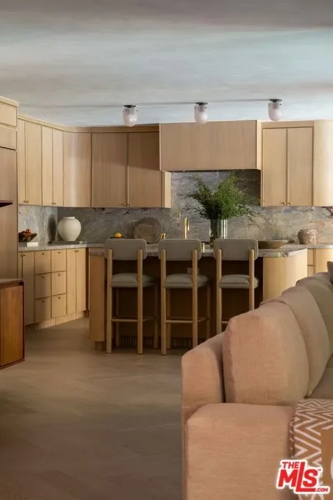 1364 Londonderry Pl, Los Angeles, California, United States. - Photo 4