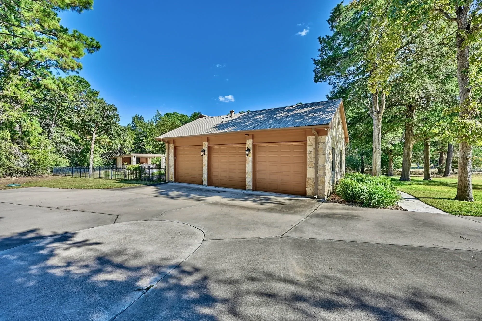 404 Saint Andrews Drive, New Ulm, Texas, United States. - Photo 36