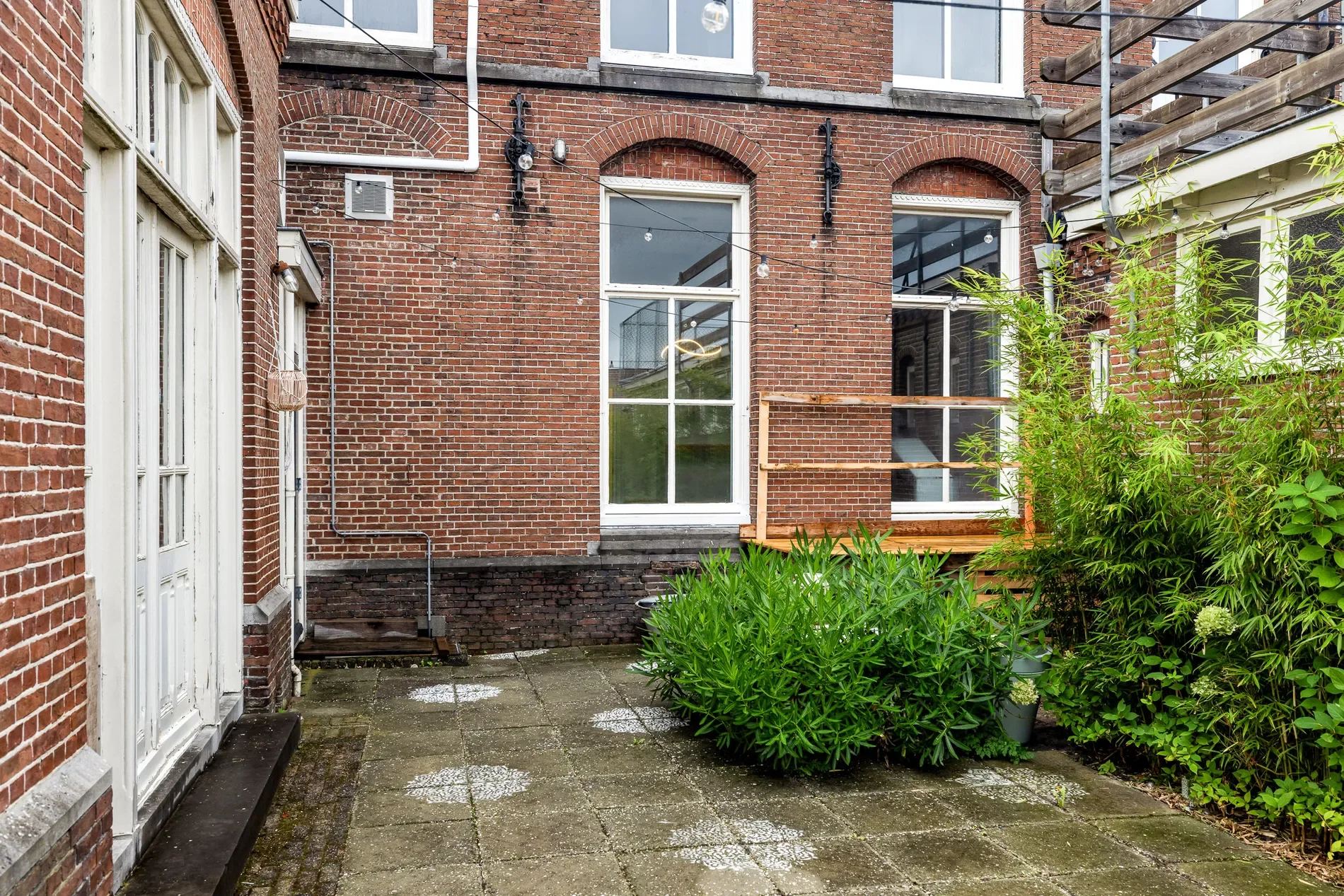 Exterior photo 3