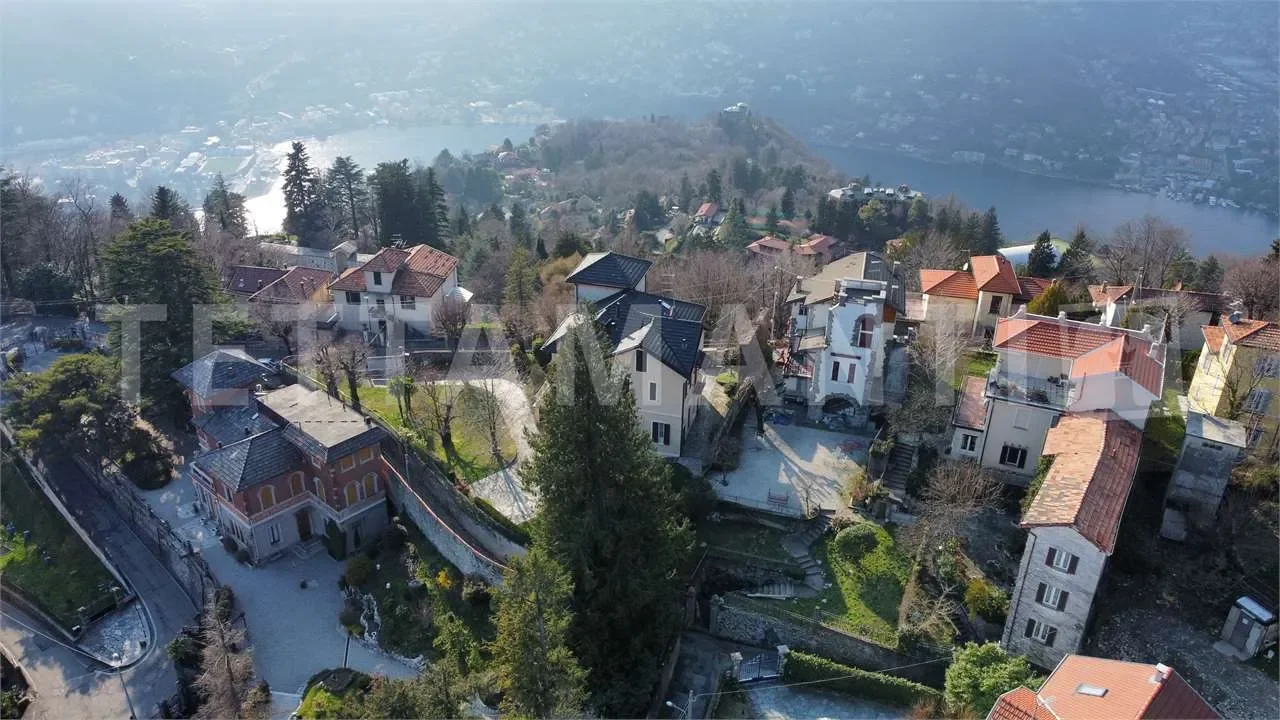 Brunate, Lombardy, Italy. - Photo 28