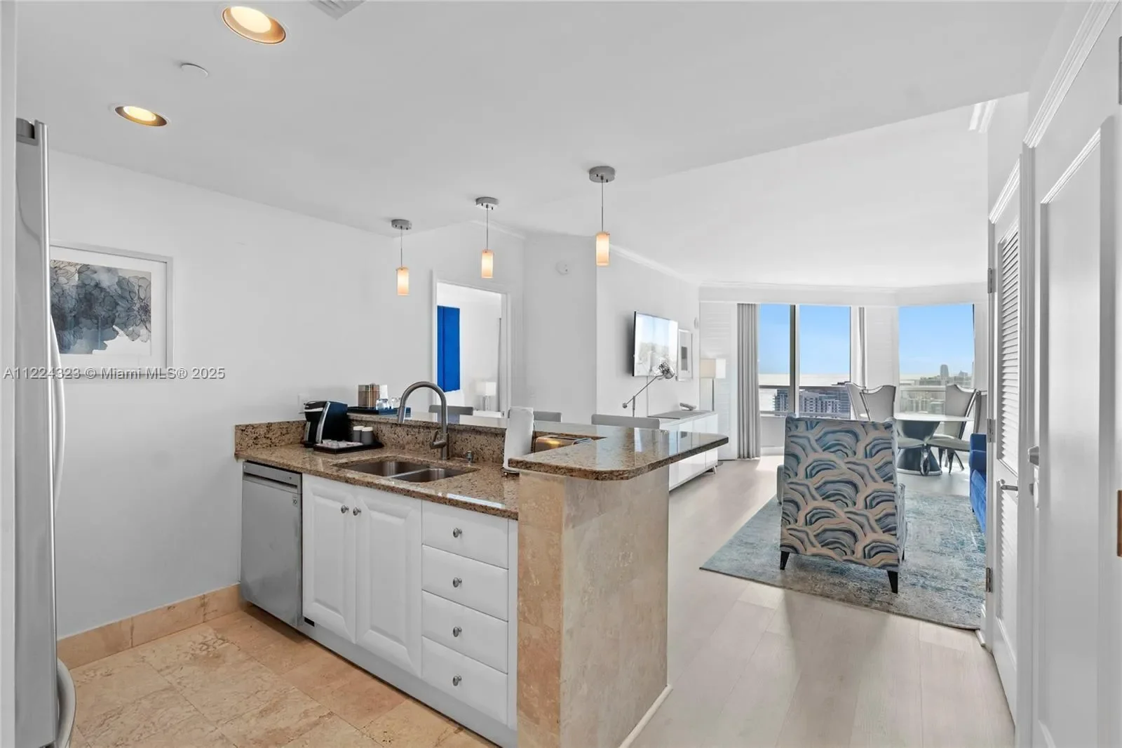 4401 COLLINS AV 2906/2908, Miami Beach, Florida, United States. - Photo 11