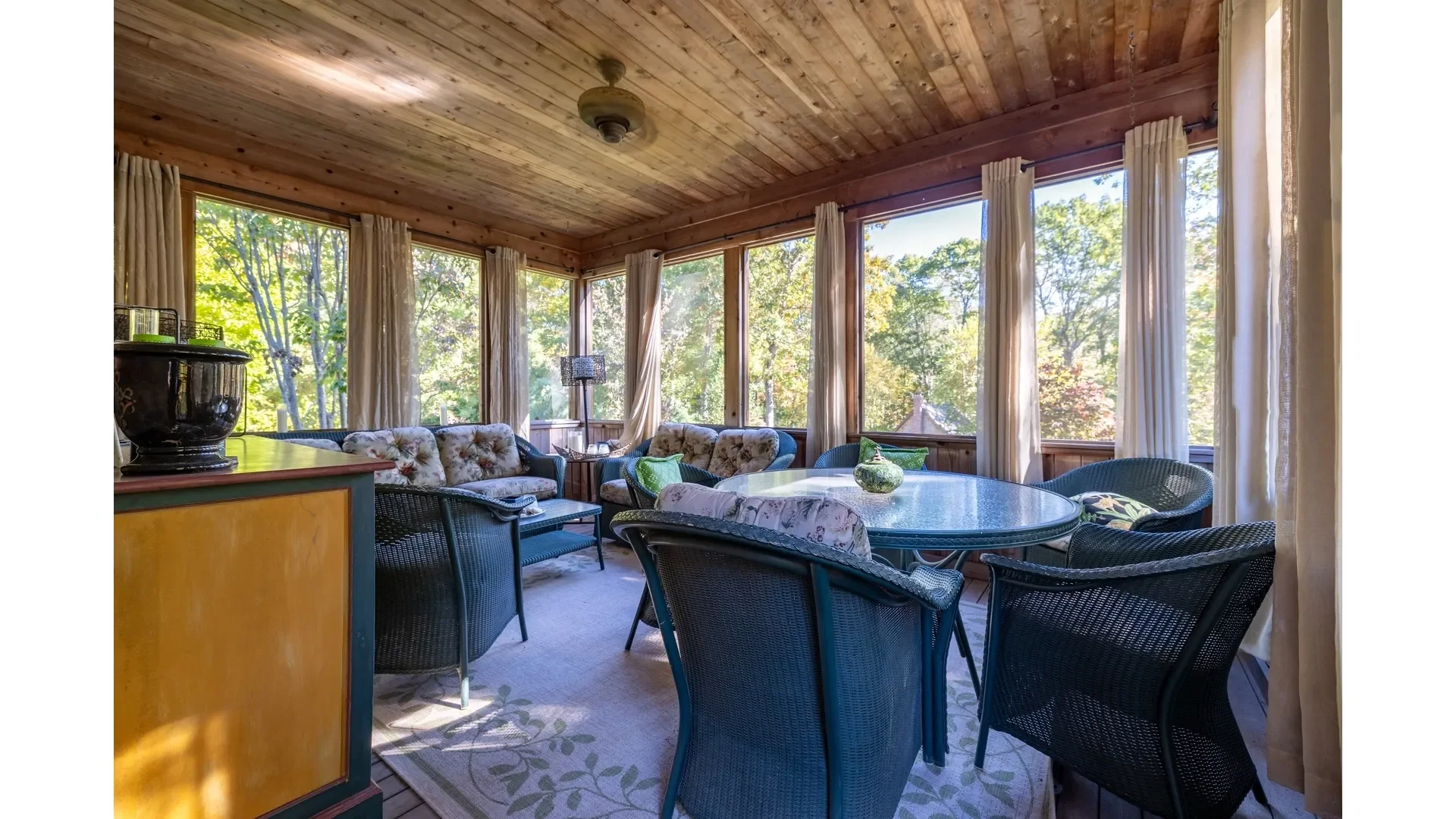 1750 Private Road #18, Peconic, New York, United States. - Photo 36