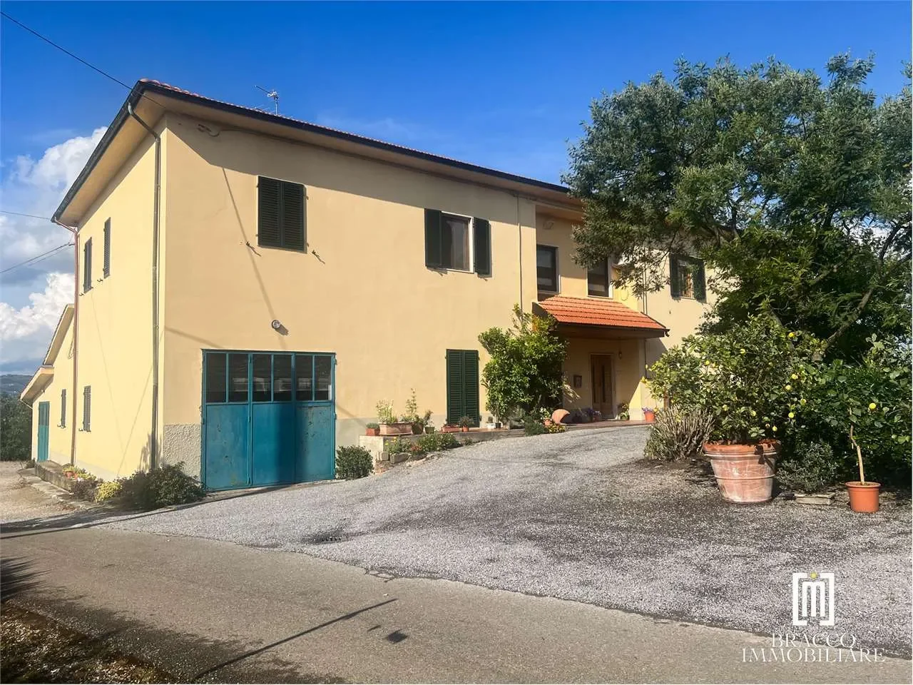 Via Roma, Cerreto Guidi, Tuscany, Italy. - Photo 32