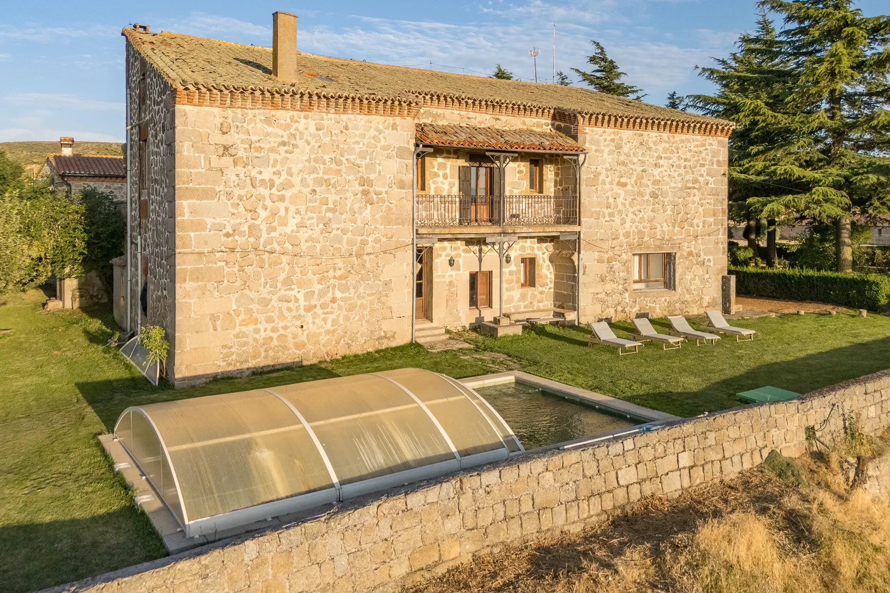Exterior photo 10