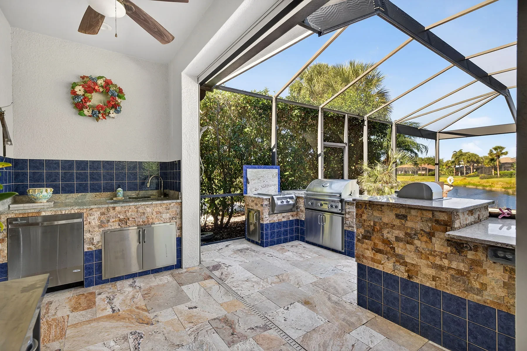 Exterior photo 10