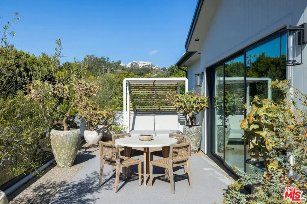455 N Bundy Drive, Los Angeles, California, United States. - Photo 15