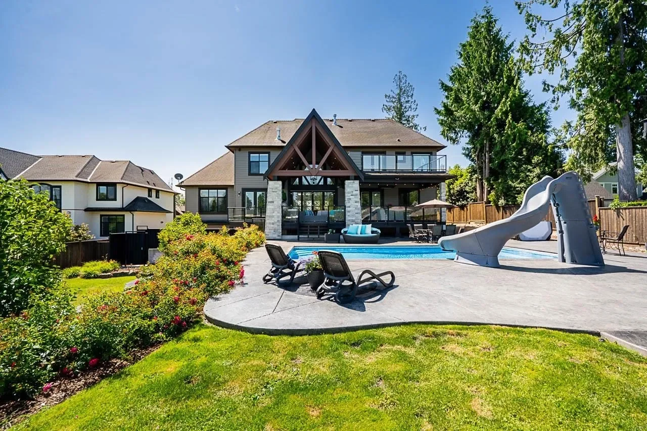 Exterior photo 11