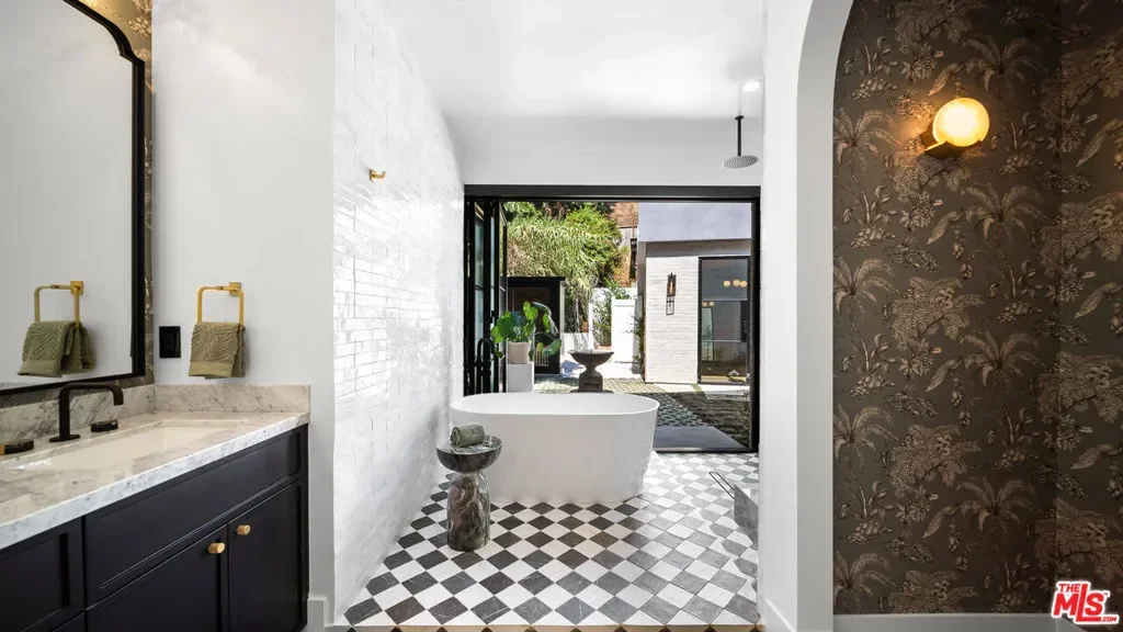 1914 N Laurel Canyon Boulevard, Los Angeles, California, United States. - Photo 5