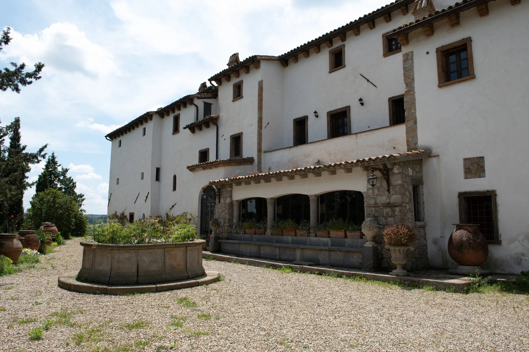Exterior photo 3