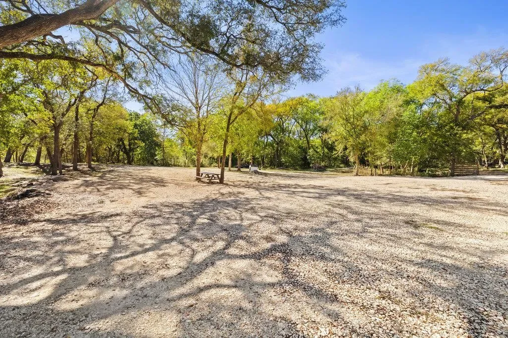 2540 FM 20, Red Rock, Texas, United States. - Photo 27