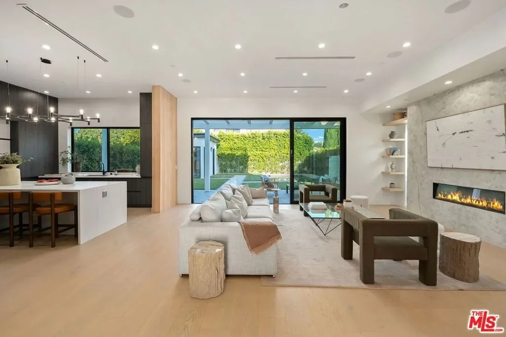 4532 Calhoun Avenue, Los Angeles, California, United States. - Photo 28