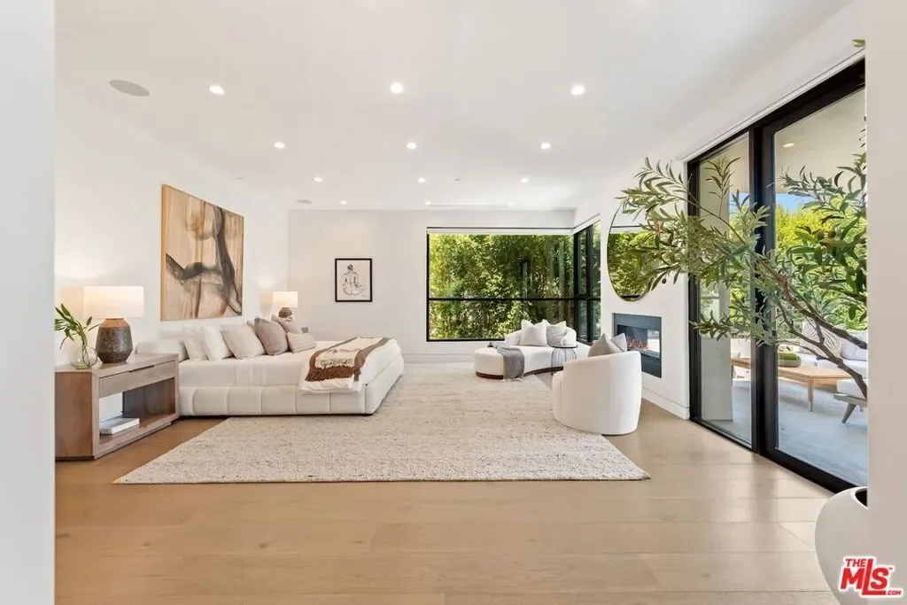 818 N Curson Avenue, Los Angeles, California, United States. - Photo 42