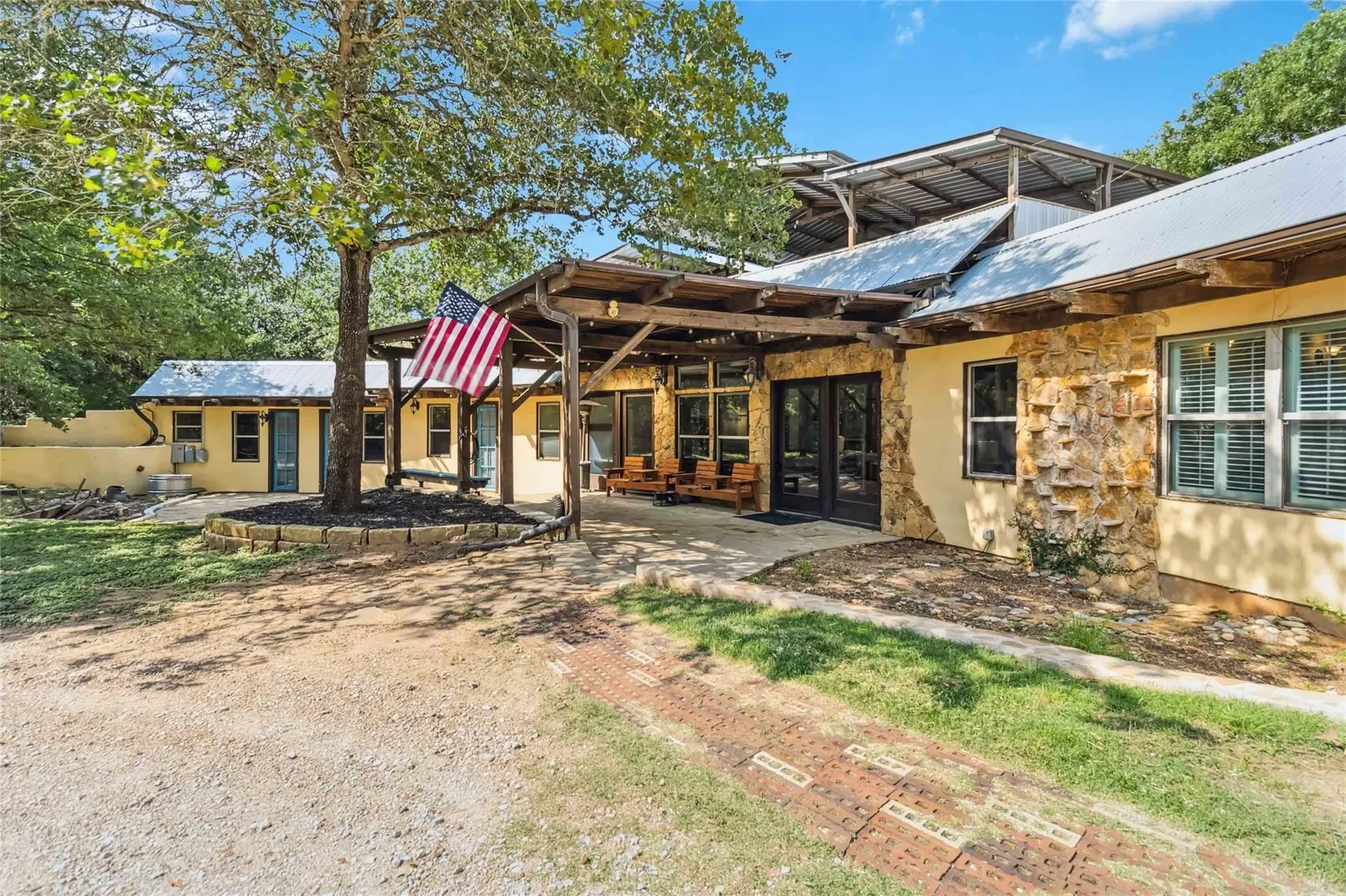 208 Old Potato RD, Paige, Texas, United States. - Photo 5