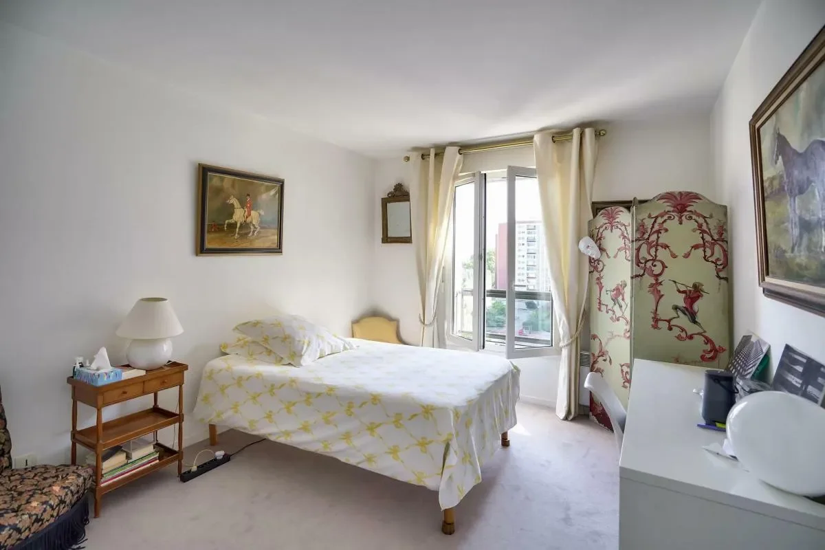 Puteaux, Île-de-France, France. - Photo 1