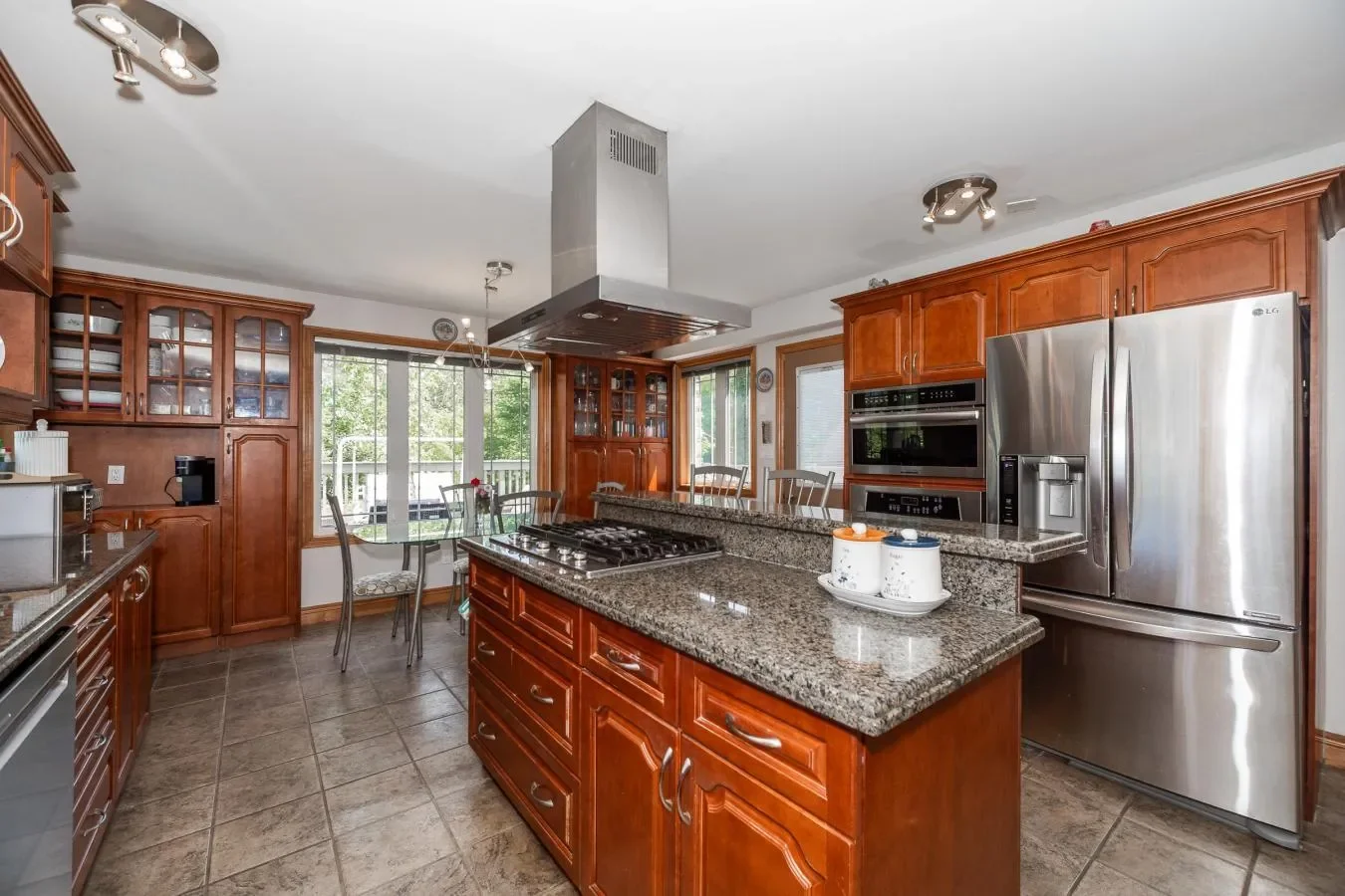 910 26th Street E, Owen Sound, Ontario, Canada. - Photo 1