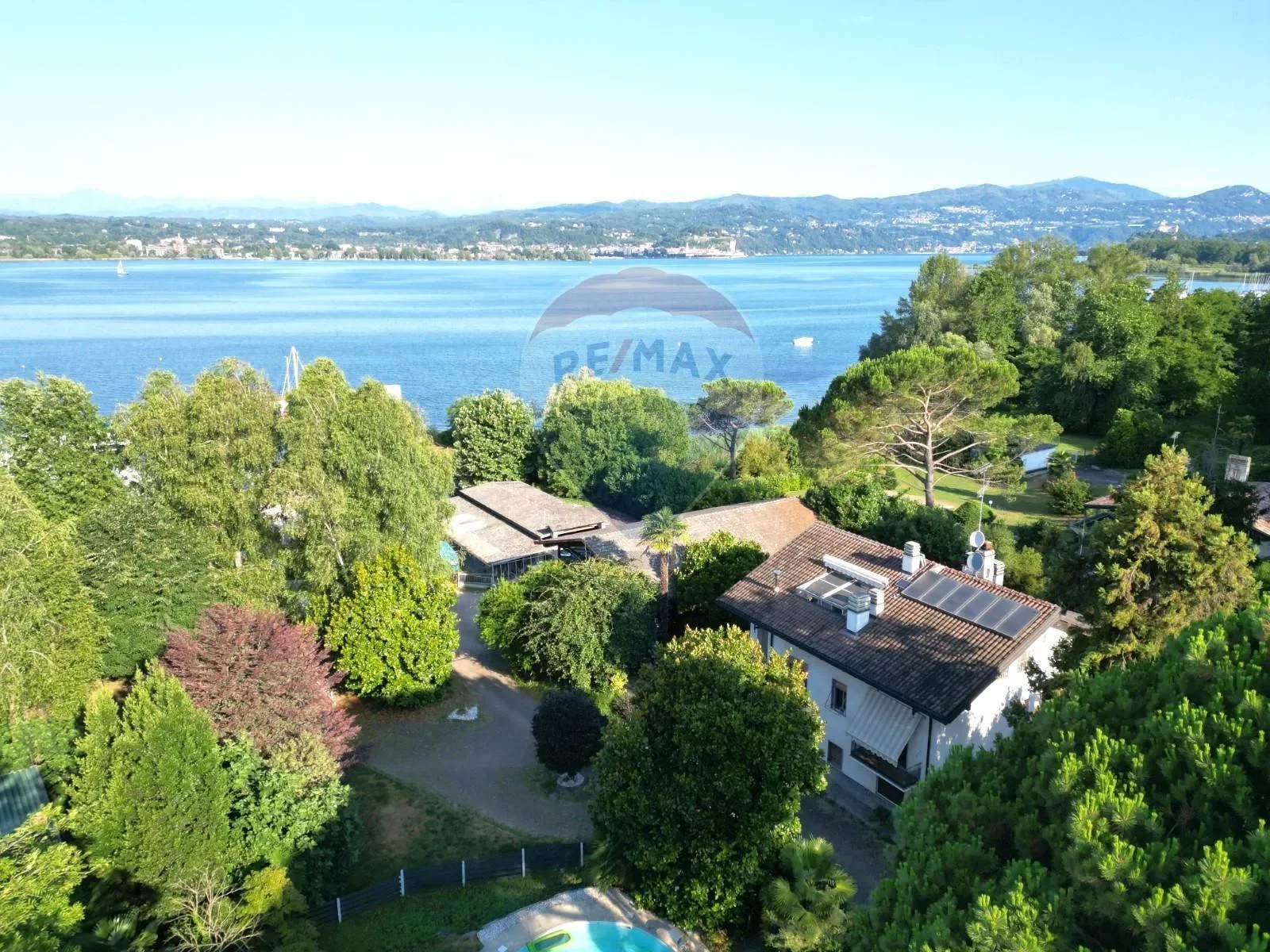 Casa Indipendente in vendita a Sesto Calende