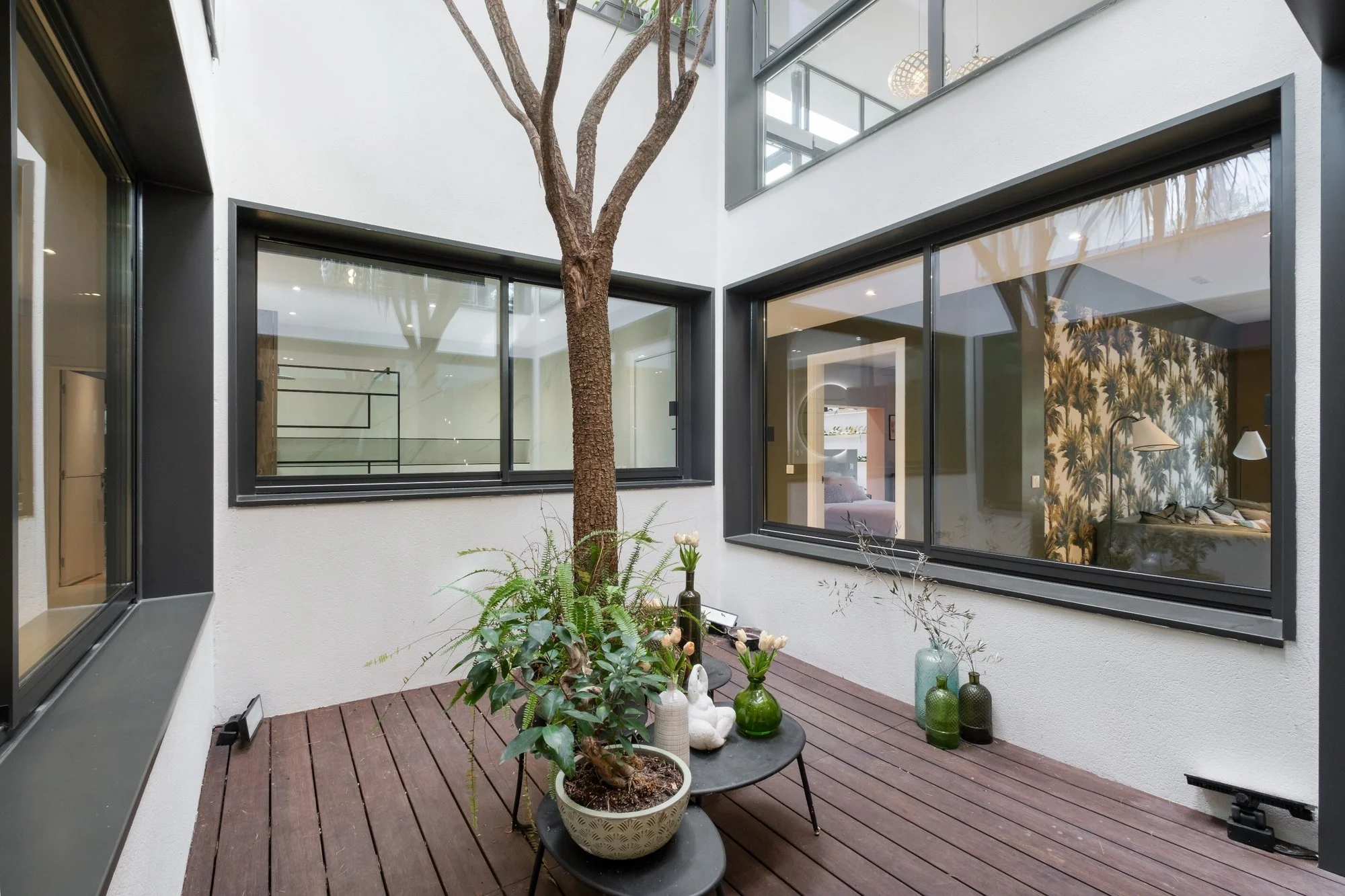 Exterior photo 6