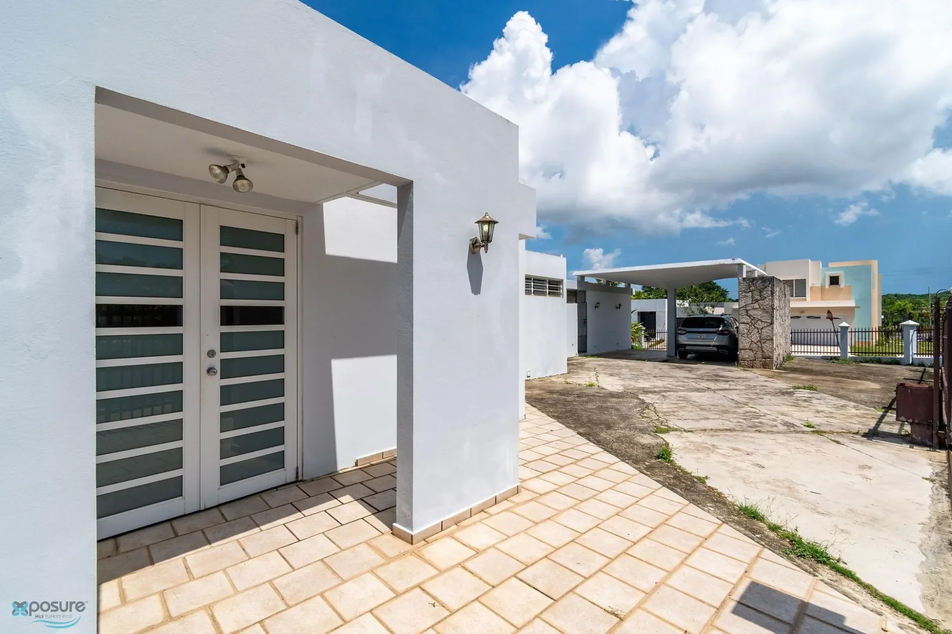 Exterior photo 12