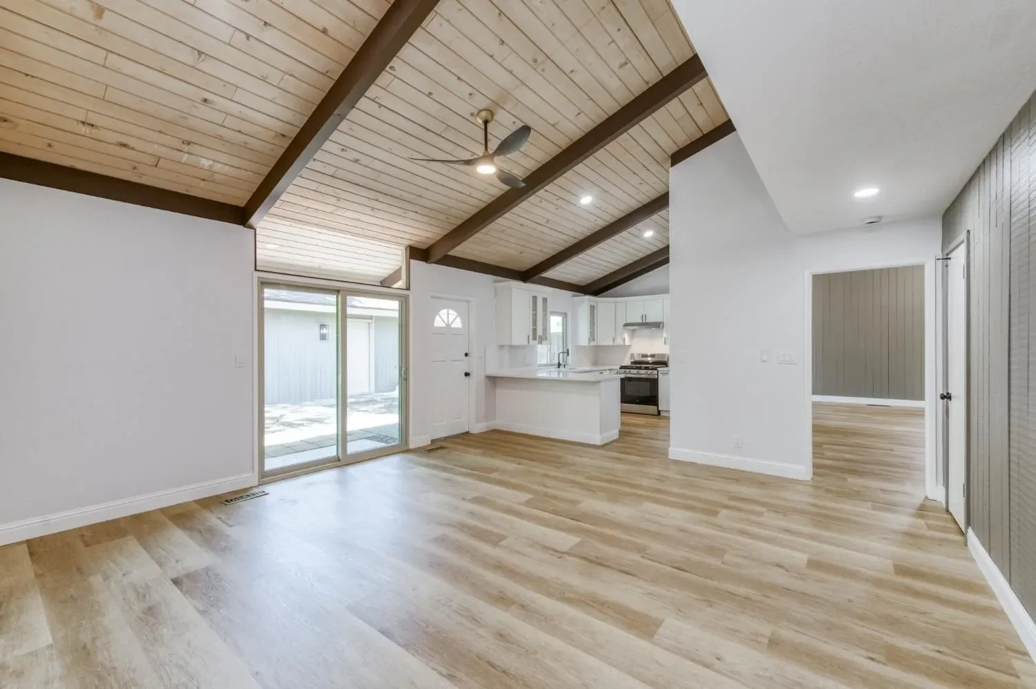 1904 Fairway Avenue S, Fresno, CA 93727, Fresno, California, United States. - Photo 8