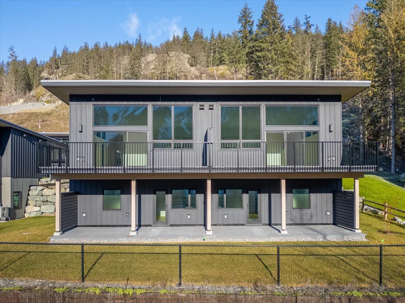 Spacious Elegance with Unobstructed Mountain Views