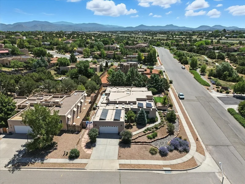 3000 Governor Lindsey Road, Santa Fe, NM 87505, Santa Fe, New Mexico, United States. - Photo 58