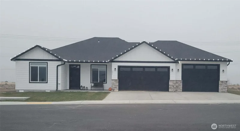 4 Bedrooms Single Family Detached
