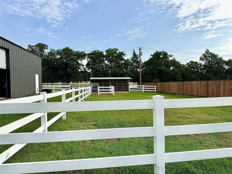 8740 E Fm 922, Valley View, Texas, United States. - Photo 6