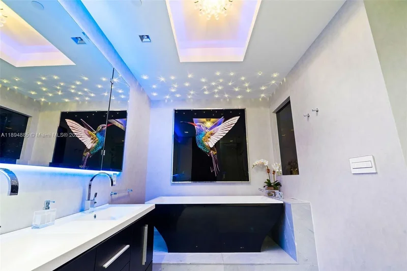 100 S Pointe Dr 2506, Miami Beach, Florida, United States. - Photo 28
