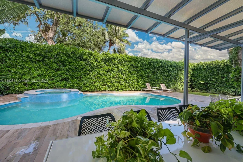 79 W Shore Dr W, Miami, Florida, United States. - Photo 24