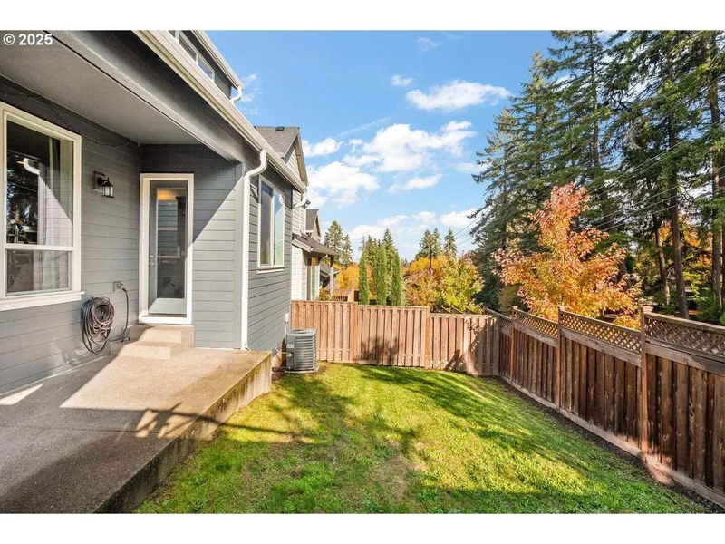 8144 SW Oldham Dr, Beaverton, OR 97007, Beaverton, Oregon, United States. - Photo 31