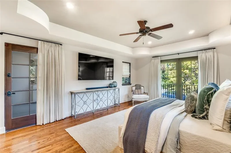 7002 Lakewood Boulevard, Dallas, Texas, United States. - Photo 28