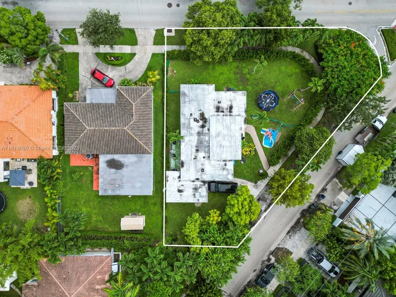 1201 S Biscayne Point Rd, Miami Beach, Florida, United States. - Photo 35
