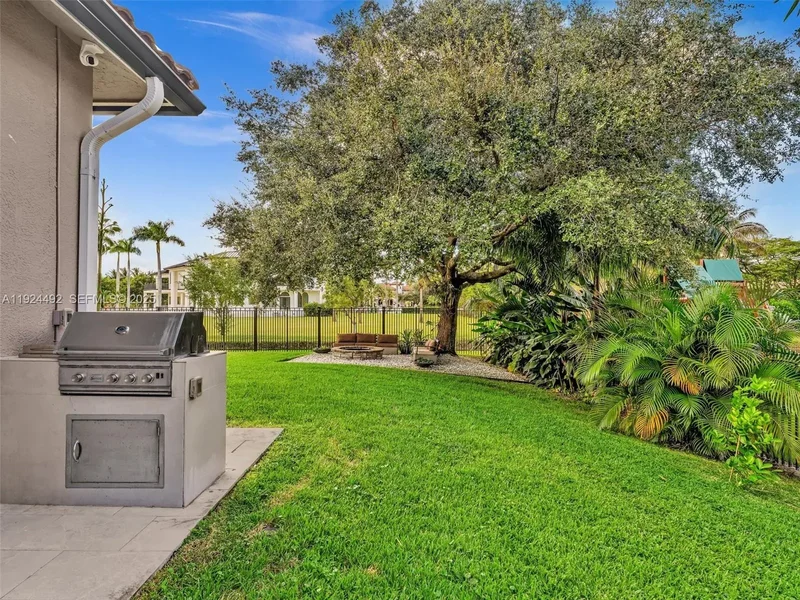 1021 NW 115th Ave, Plantation, Florida, United States. - Photo 70