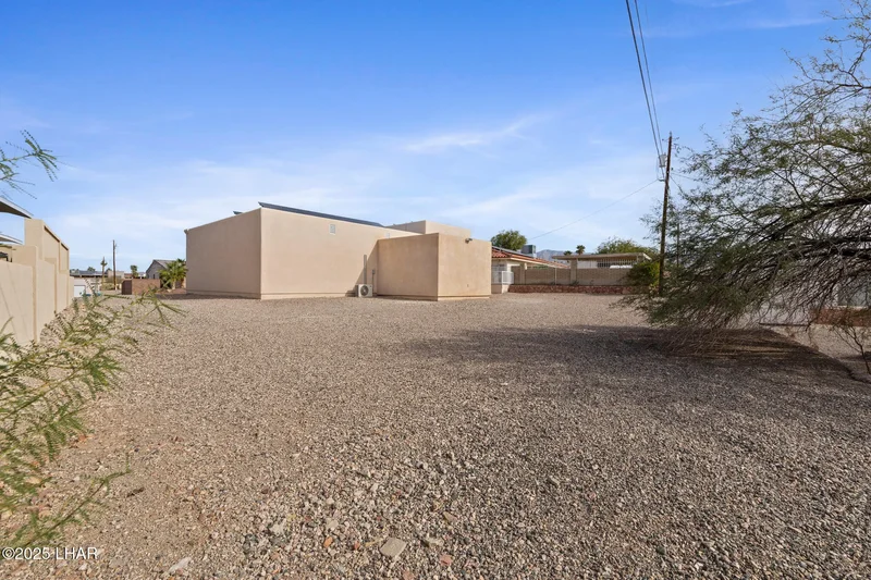 2320 Malahini Dr, Lake Havasu City, AZ 86404, Desert Hills, Arizona, United States. - Photo 59