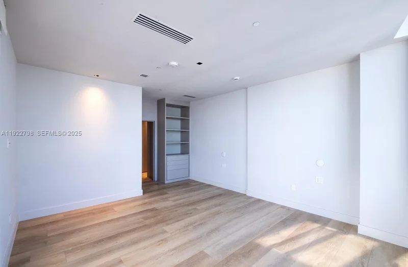 465 Brickell Ave, Miami, Florida, United States. - Photo 3