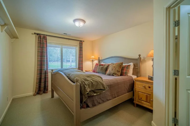58156 Titleist Lane , Sunriver, OR 97707, Sunriver, Oregon, United States. - Photo 29