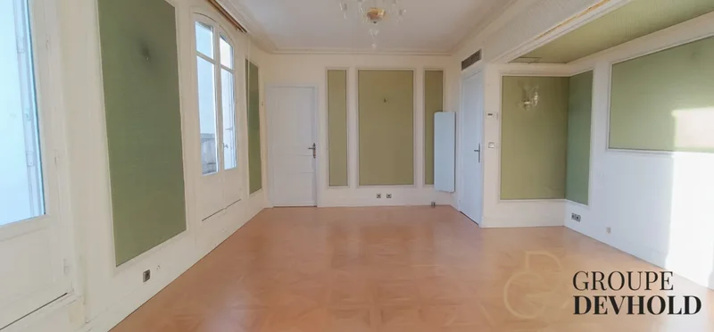 Neuilly-sur-Seine, Neuilly-sur-Seine, Neuilly-sur-Seine, Île-de-France, France. - Photo 8