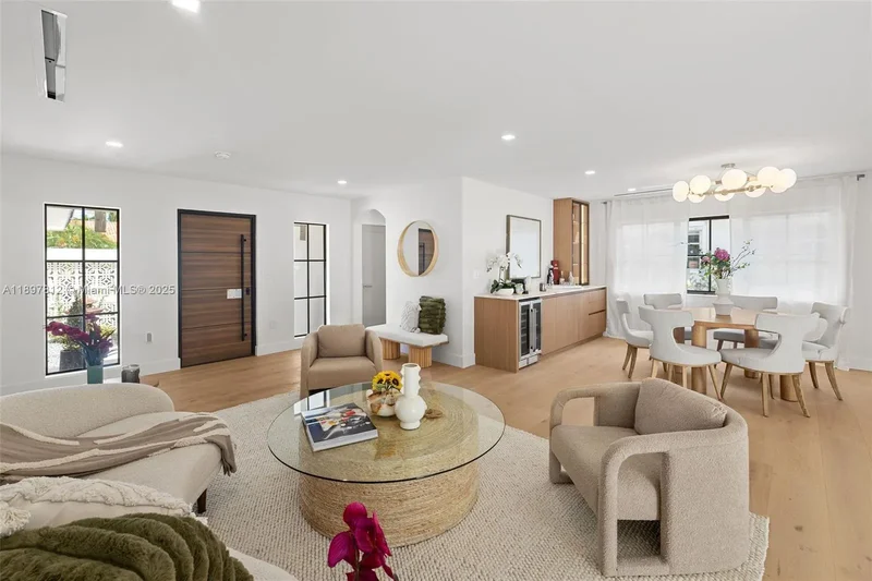 8858 Garland Ave, Bal Harbour, Florida, United States. - Photo 2