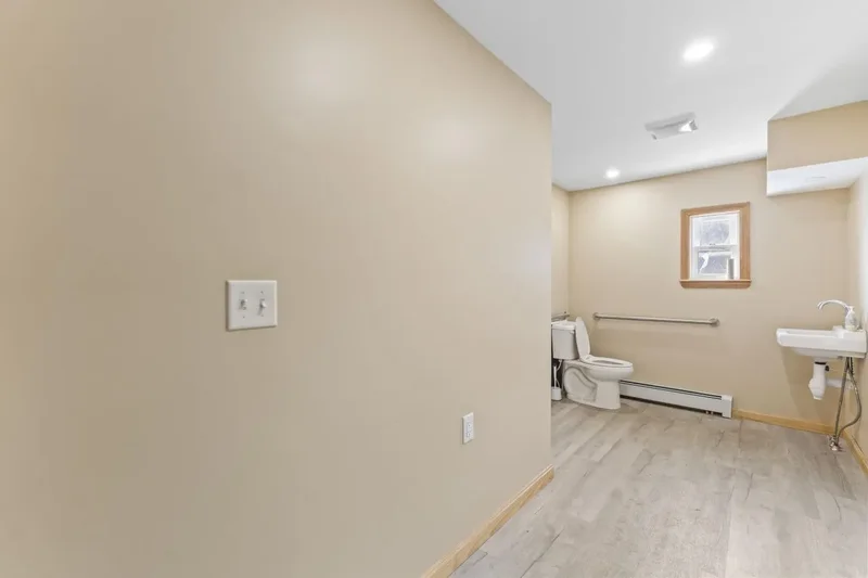 823 Washington Street N, Auburn, ME 04210, Auburn, Maine, United States. - Photo 41