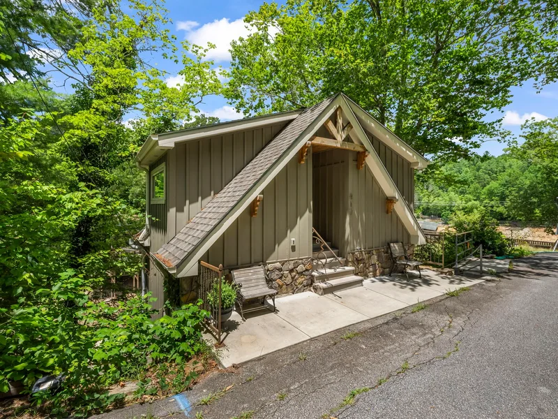 417 Tryon Bay Circle, Lake Lure, NC 28746, Lake Lure, North Carolina, United States. - Photo 5