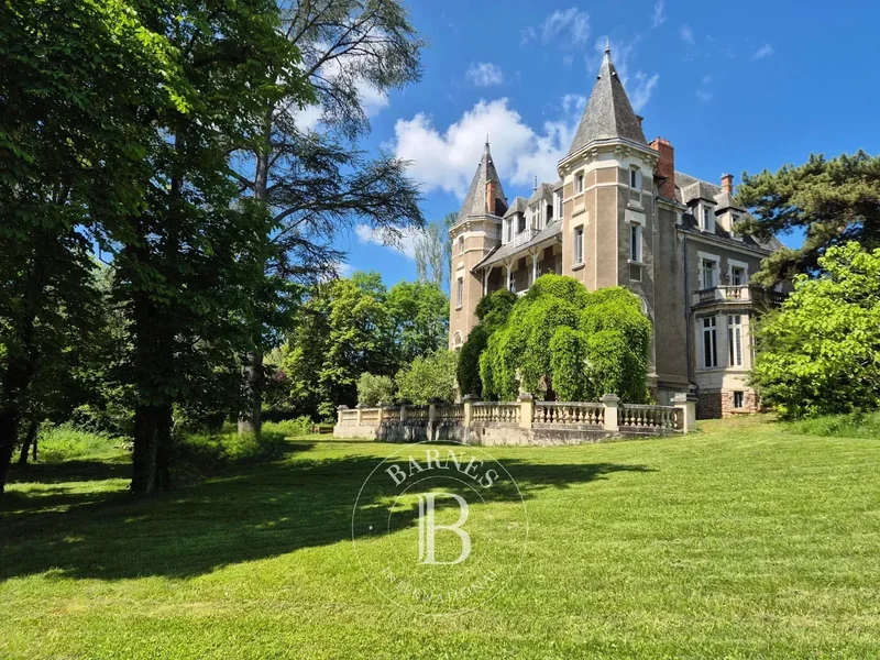 Châtel-Guyon, Auvergne-Rhône-Alpes, France. - Photo 14