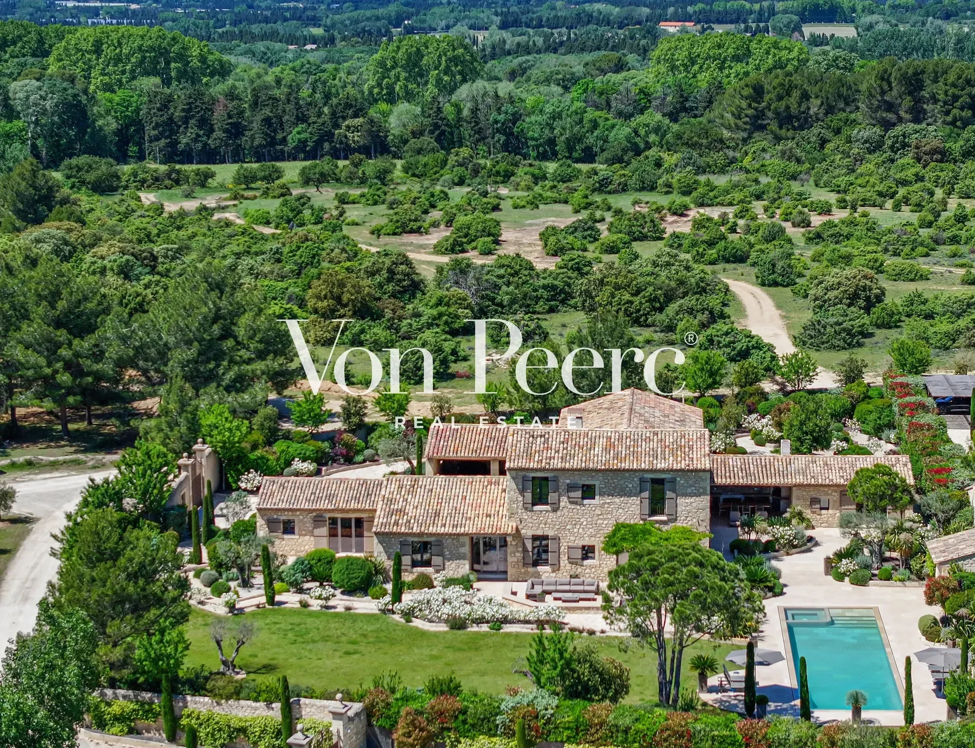 Saint-Rémy-de-Provence, Provence-Alpes-Côte d'Azur, France. - Photo 20