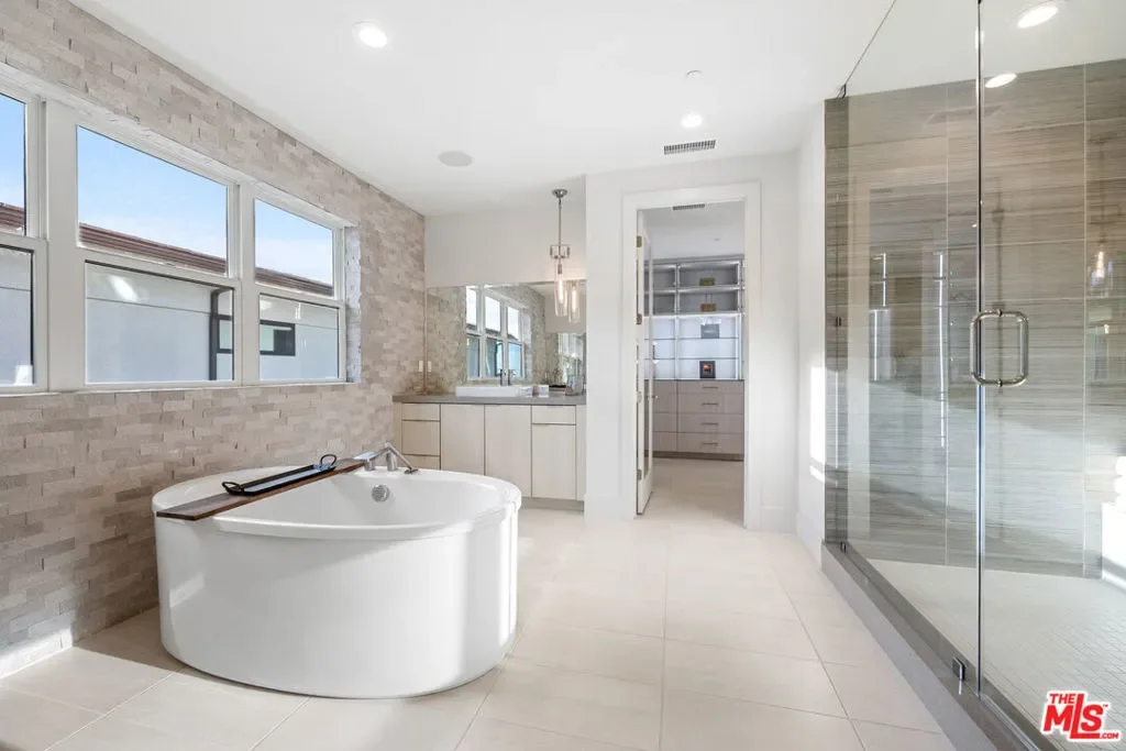 20378 W Marlow Lane, Los Angeles, California, United States. - Photo 44
