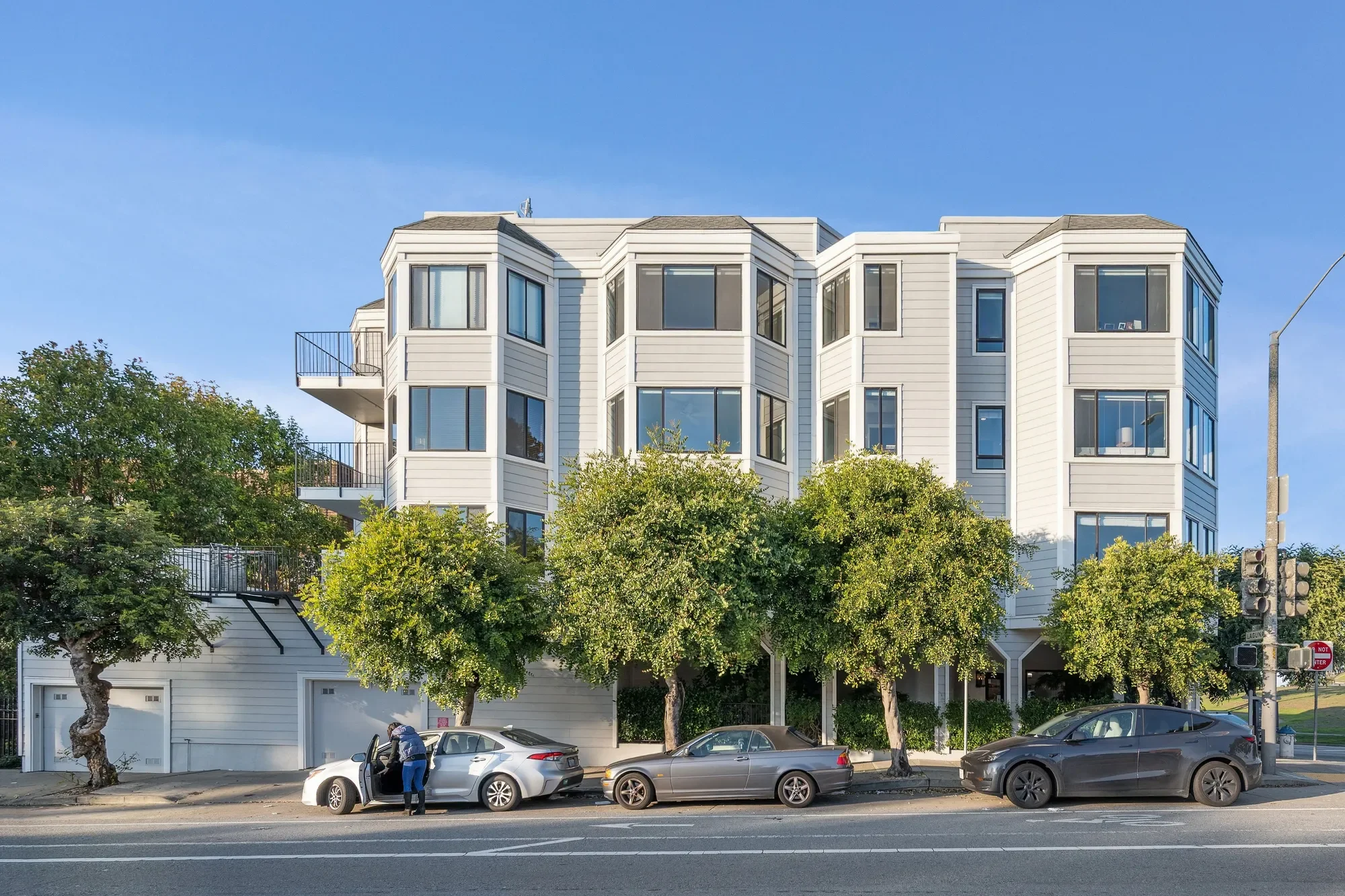 Exterior photo 7