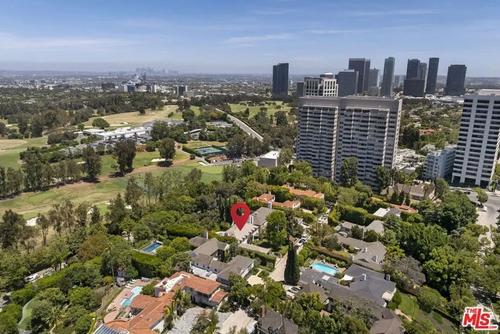 850 Birchwood Drive, Los Angeles, California, United States. - Photo 1
