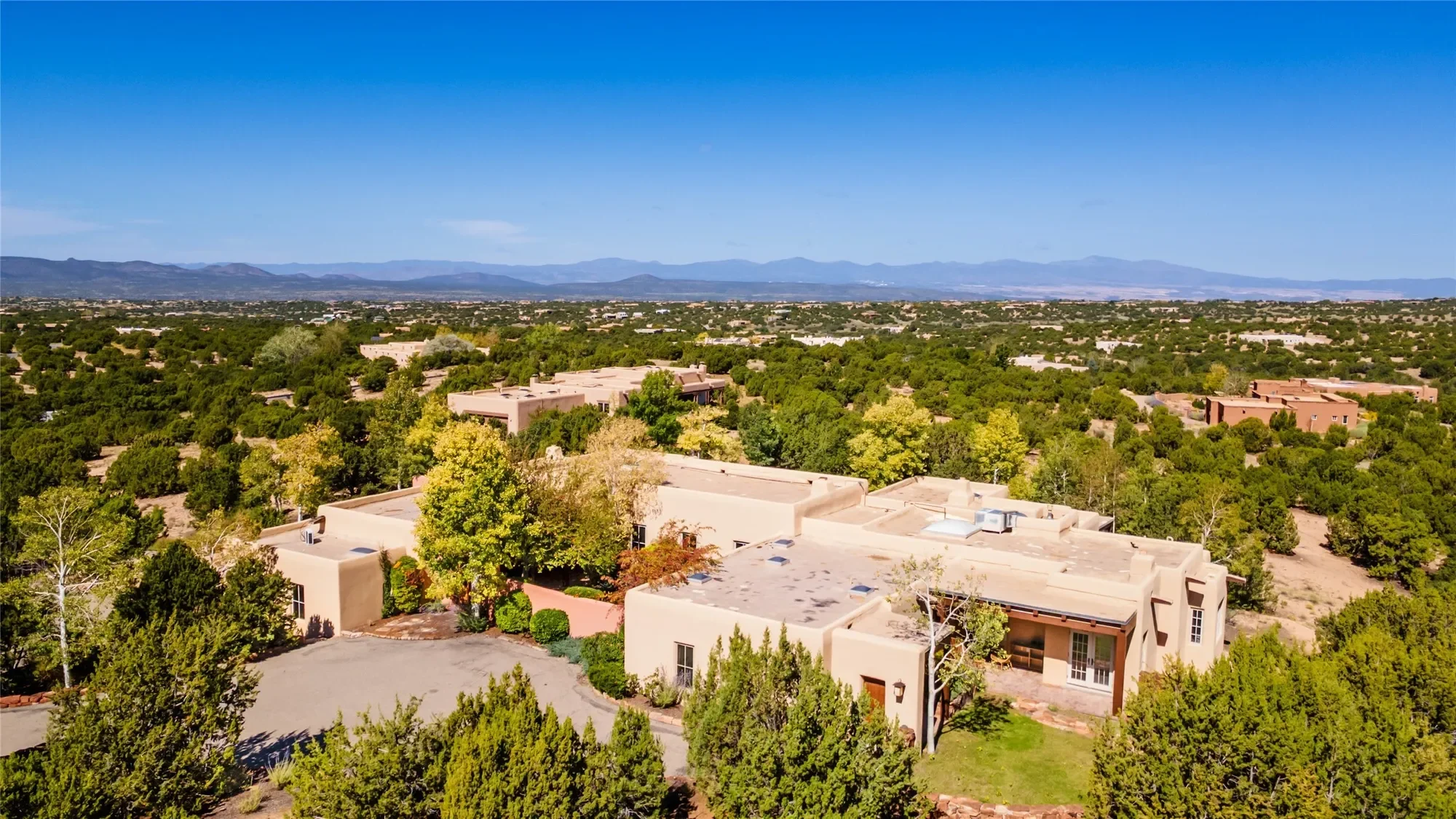 107 W Wildflower Drive, Santa Fe, NM 87506, Santa Fe, New Mexico, United States. - Photo 10