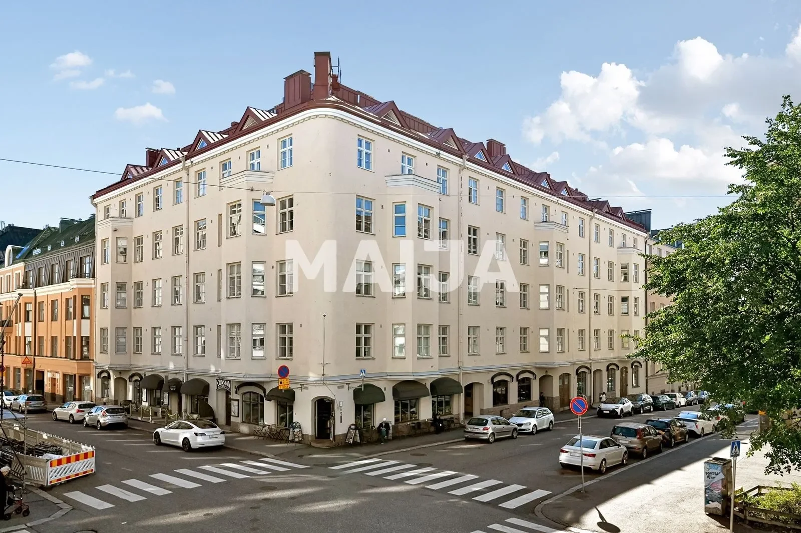Exterior photo 3